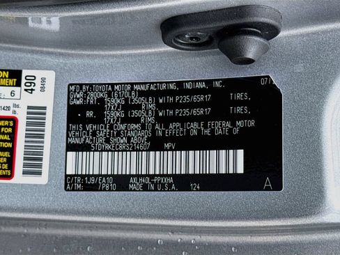 Used 2024 Toyota Sienna XLE FWD image 38