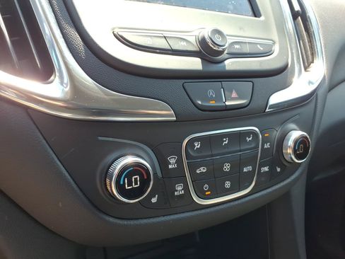 Used 2024 Chevrolet Equinox LT FWD image 25