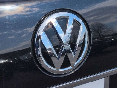 Used 2018 Volkswagen Passat 2.0T SE image 12