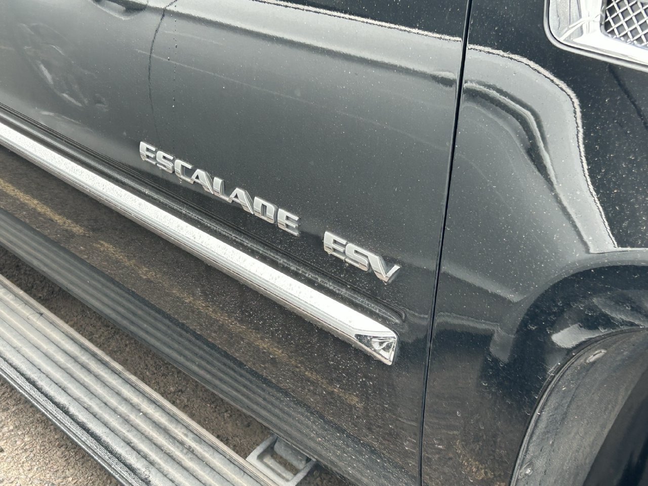 Used 2009 Cadillac Escalade ESV AWD image 9