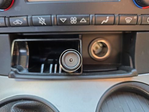 Used 2005 Chevrolet Corvette Coupe w/ Performance Handling Package image 26