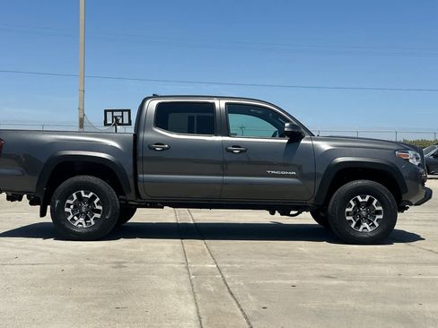Used 2019 Toyota Tacoma TRD Off-Road AWD/4WD image 2