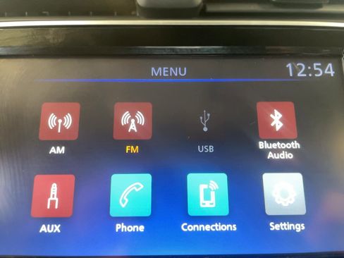 Certified 2025 Nissan Versa SV w/ Trunk Package image 9