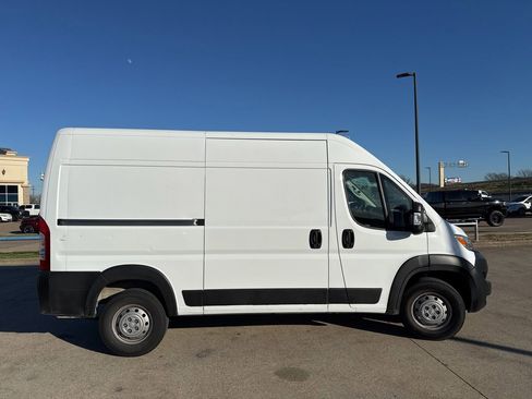 Used 2023 RAM ProMaster 2500 image 16