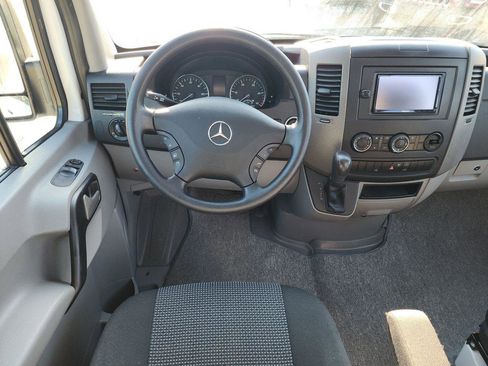 Used 2011 Mercedes-Benz Sprinter 2500 image 6