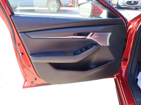 Used 2019 MAZDA MAZDA3 w/Preferred Pkg image 22