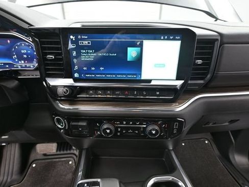 Used 2024 Chevrolet Silverado 1500 RST AWD/4WD image 37