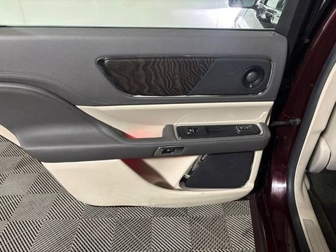 Used 2019 Lincoln Continental Reserve AWD/4WD image 23