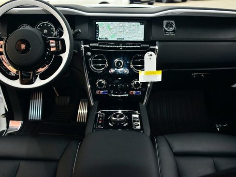 Certified 2023 Rolls-Royce Cullinan w/ Technology Package AWD/4WD image 4