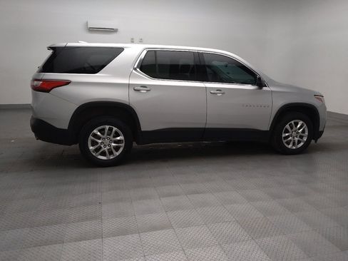 Used 2021 Chevrolet Traverse LS FWD image 10