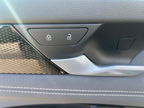 New 2026 Volkswagen Tiguan SE image 18