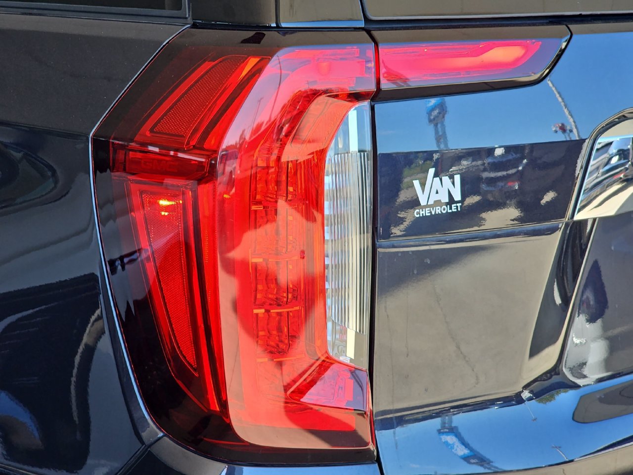 Used 2023 GMC Yukon XL SLT AWD/4WD image 41