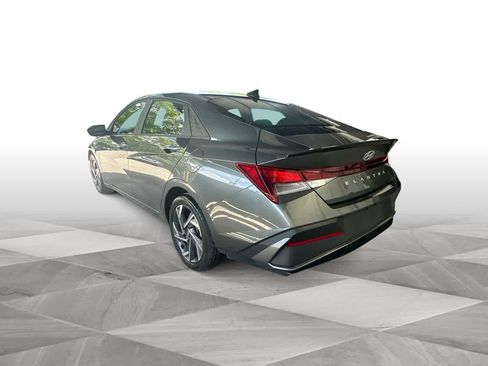 Used 2025 Hyundai Elantra Sport FWD image 6