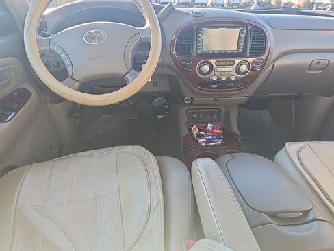 Used 2007 Toyota Sequoia Limited image 18