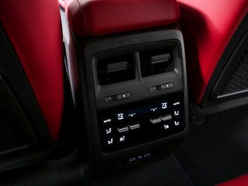 New 2026 Porsche Macan 4 Electric image 21