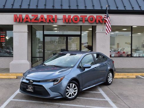 Used 2024 Toyota Corolla LE image 2