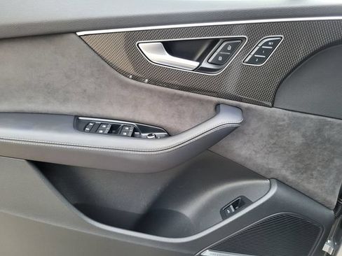 Used 2024 Audi SQ7 Prestige w/ S Sport Package AWD/4WD image 13