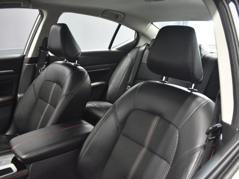 Certified 2024 Nissan Altima 2.5 SR FWD image 16