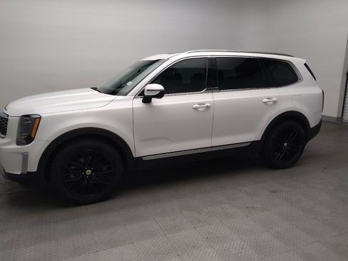 Used 2020 Kia Telluride EX FWD image 2
