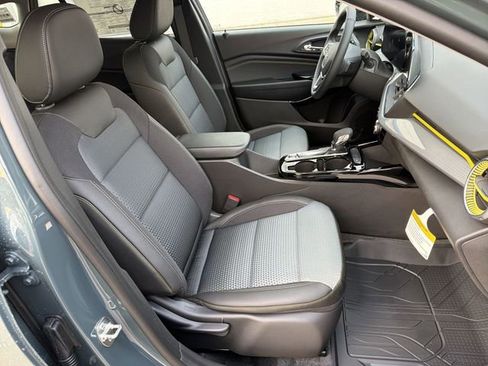 New 2026 Chevrolet Trax LT w/ LT Convenience Package image 24