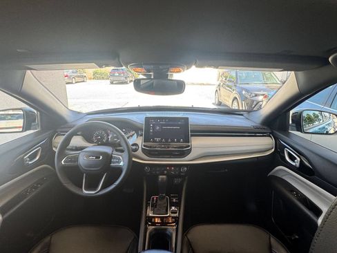 Used 2025 Jeep Compass Limited AWD/4WD image 34