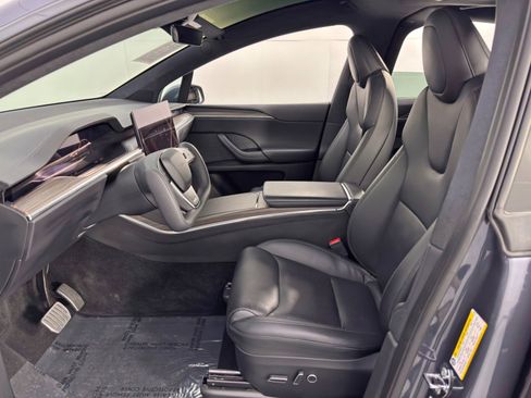 Used 2022 Tesla Model X image 16