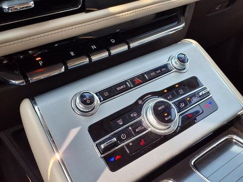 Certified 2023 Lincoln Aviator 2WD image 13