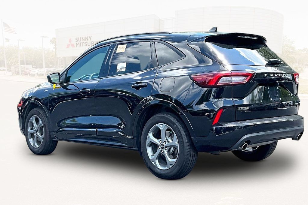 Used 2023 Ford Escape ST-Line AWD/4WD image 4