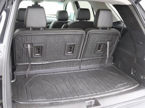 Used 2020 Chevrolet Traverse RS image 16