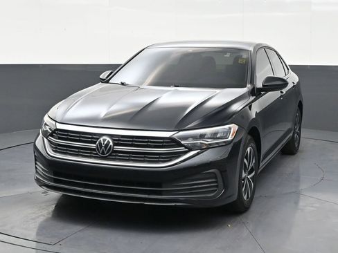 Used 2023 Volkswagen Jetta S image 8