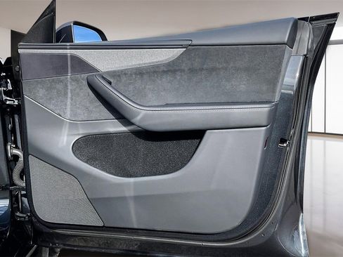 Used 2026 Tesla Model Y AWD image 19