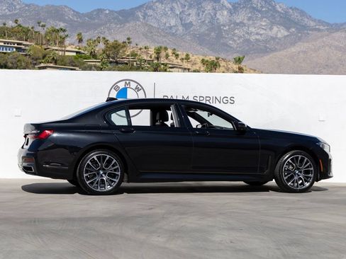 Used 2020 BMW 740i w/ M Sport Package RWD image 5