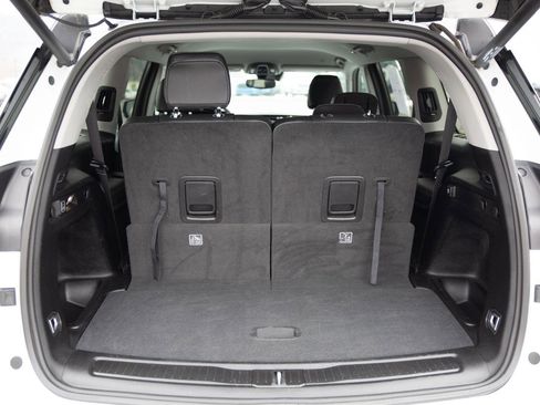 Used 2023 Jeep Grand Cherokee L Limited w/ Black Appearance Package image 15