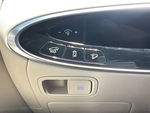 Certified 2026 Genesis GV70 2.5T AWD/4WD image 33