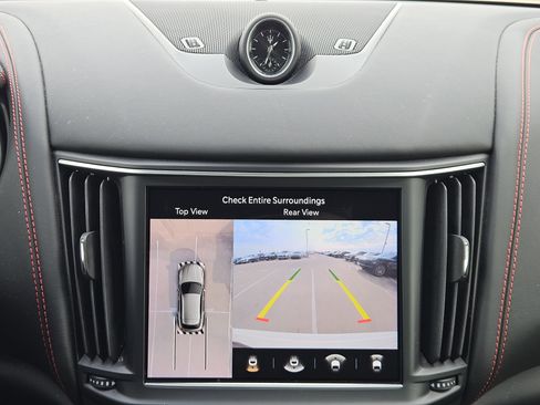 Used 2022 Maserati Levante GT image 18