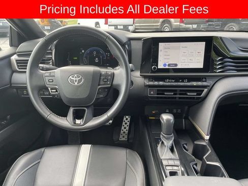 Used 2025 Toyota Camry SE FWD image 14