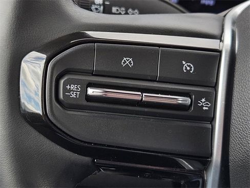 Used 2024 Chevrolet Colorado LT w/ LT Convenience Package image 14