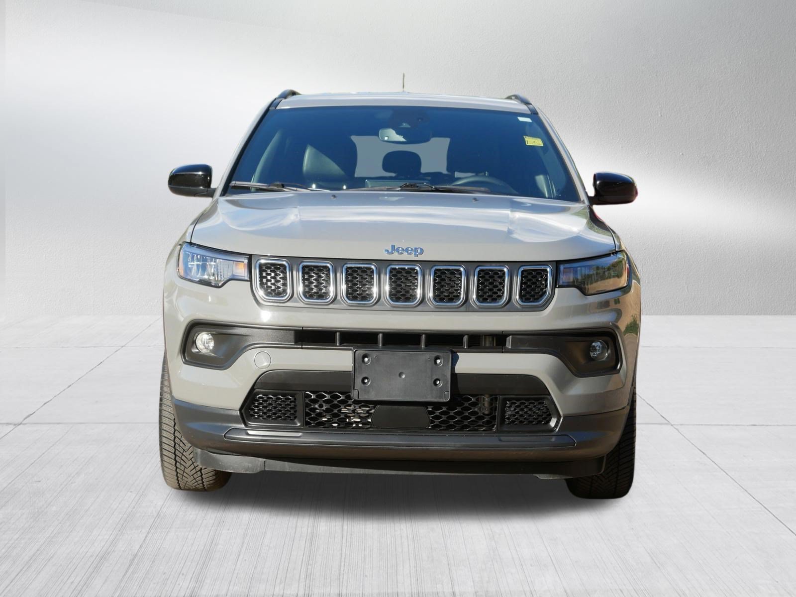 Used 2023 Jeep Compass Latitude w/ Convenience Group AWD/4WD image 2