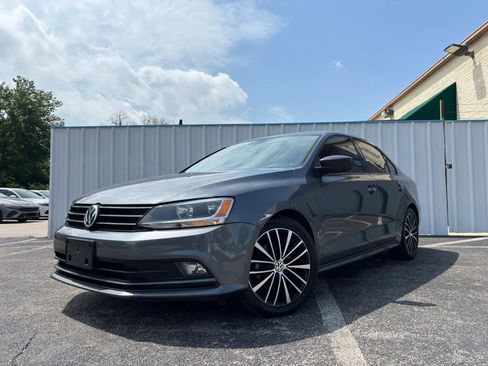 Used 2016 Volkswagen Jetta Sport FWD image 1