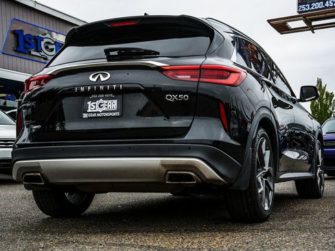 Used 2019 INFINITI QX50 Essential w/ Sensory Package AWD/4WD image 3