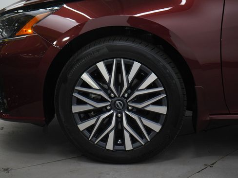 Used 2023 Nissan Altima 2.5 SV w/ SV Premium Package AWD/4WD image 27
