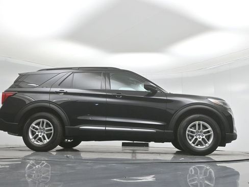 New 2025 Ford Explorer Active w/ Active Comfort Package image 32