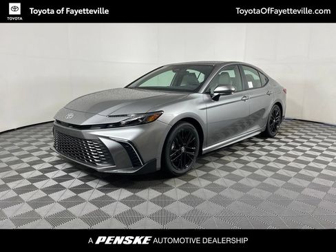 Used 2026 Toyota Camry SE FWD image 1