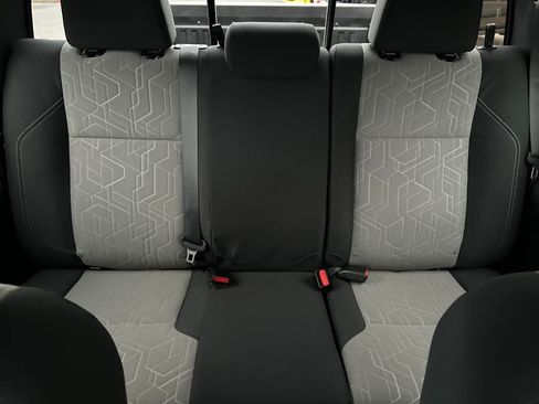 Certified 2022 Toyota Tacoma TRD Off-Road image 24