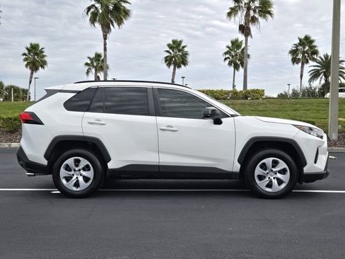 Used 2020 Toyota RAV4 LE image 7