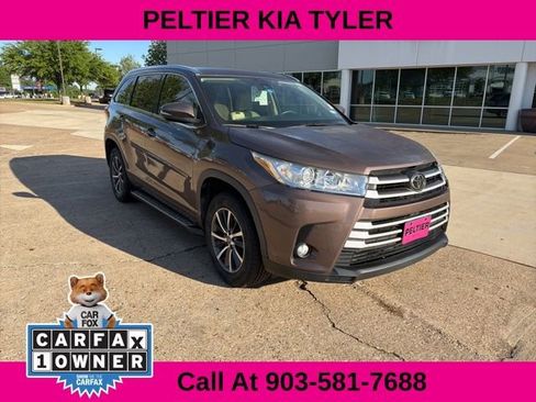 Used 2017 Toyota Highlander XLE image 1