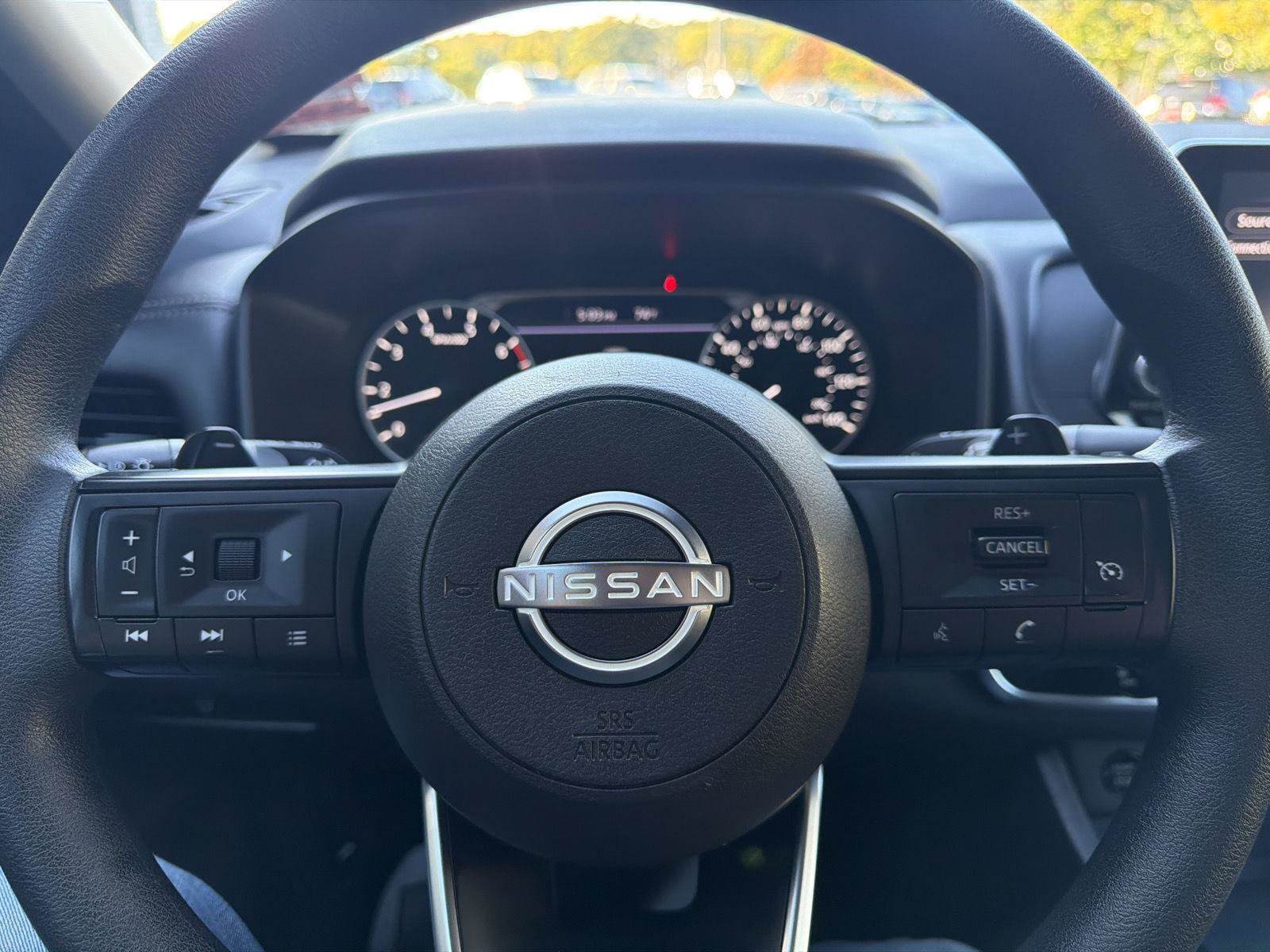 Used 2024 Nissan Rogue S AWD/4WD image 15
