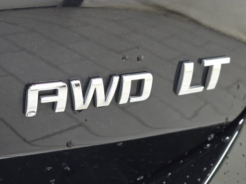 Used 2018 Chevrolet Equinox LT image 11