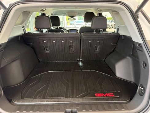 Used 2022 GMC Terrain SLE w/ Driver Convenience Package AWD/4WD image 7