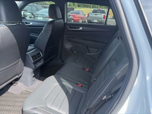 Used 2024 Volkswagen Atlas Cross Sport SEL R-Line AWD/4WD image 8